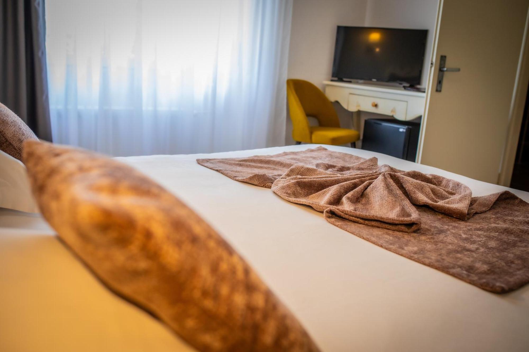 Alexain Hotel Restaurant & Wellness - Colmar Ouest 特鲁瓦埃皮 外观 照片